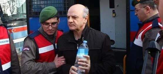 "Darbeci yarbay" askeri personele mühimmat dağıttırmış-2