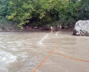 Mahsur kalan piknikçileri itfaiye kurtardı