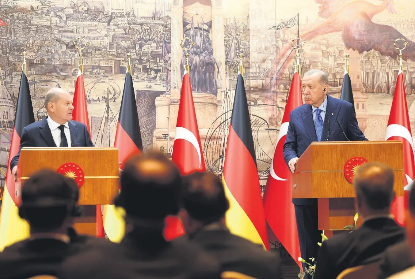 Scholz İsrail’i savundu, cevabını aldı