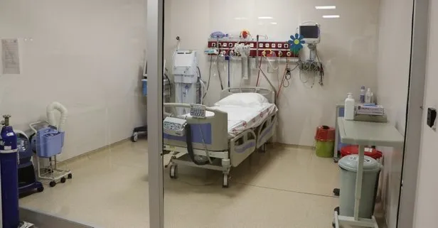 Türkiye’nin ilk karantina ve pandemi hastanesinde Covid-19 alanları kapatıldı