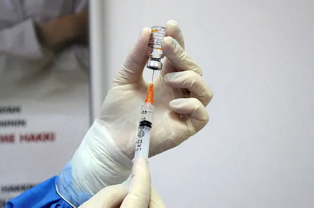 Koronavirüs aşısı orucu bozar mı? Din İşleri Yüksek Kurulu üyesinden flaş açıklama