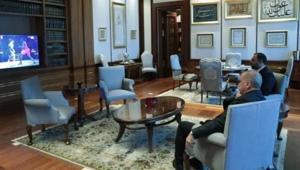 Başkan Erdoğan Dünya Şampiyonu Rıza Kayaalp'i böyle izledi Video