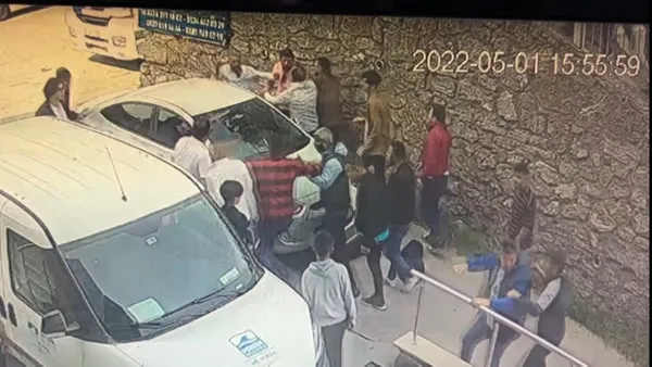 pendikte-u14-lig-macina-yakismayan-olaylar-satirli-silahli-kavag-1651475612964.jpg Pendik'te U14 lig maçına yakışmayan olaylar! Satırlı silahlı kavga-3