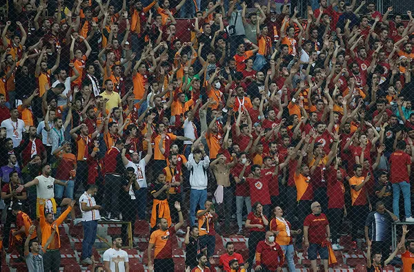 lazio-maci-oncesi-galatasaraydan-flas-fatih-terim-karari-italyaya-gidecek-mi-1638954263799.jpg Lazio maçı öncesi Galatasaray'dan flaş Fatih Terim kararı! İtalya'ya gidecek mi?-11