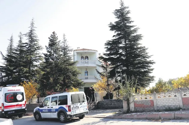Villada dehşet! Yengesini baltayla öldürdü! Olayı izleyen abisi kalp krizi geçirip yaşamını yitirdi