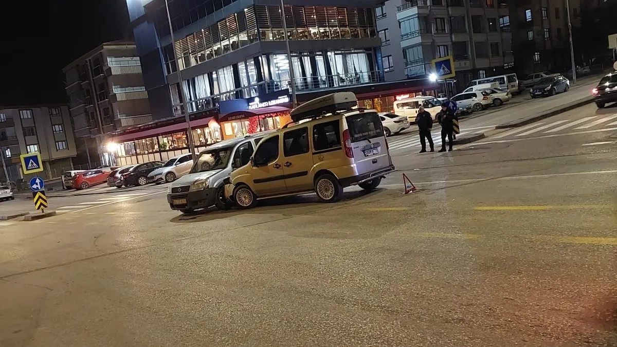 Trafikte döner bıçaklı kavga! - İzle