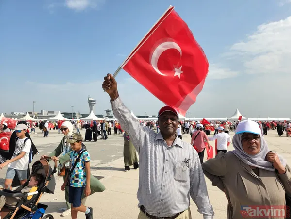 Fethin 569. yılında Atatürk Havalimanı'nda büyük coşku! İlk fidanı Başkan Erdoğan dikti, SOLOTÜRK'ten nefes kesen gösteri - 27