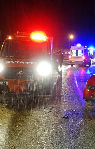 Mersin'de korkunç kaza! Ölü ve yaralılar var