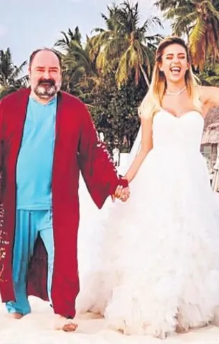 Maldivler'de 5 milyonluk düğün yapan Nevzat Aydın haklarını isteyen çalışanlara isyan etti! "Nankörlük yapıyorsunuz"