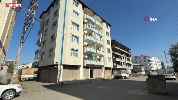 Iğdır’da 5 katlı binaya ateş açıldı!