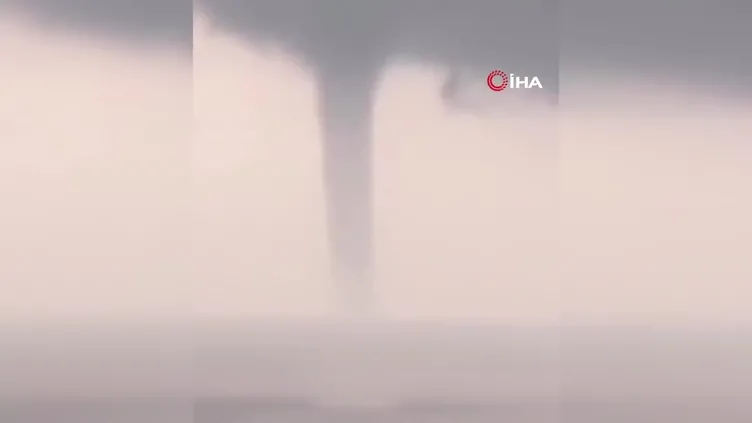 İzmir Foça'da dev hortum kamerada!