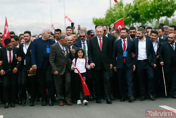 Başkan Erdoğan 15 Temmuz Demokrasi ve Milli Birlik Günü'nde milletle omuz omuza! - 16