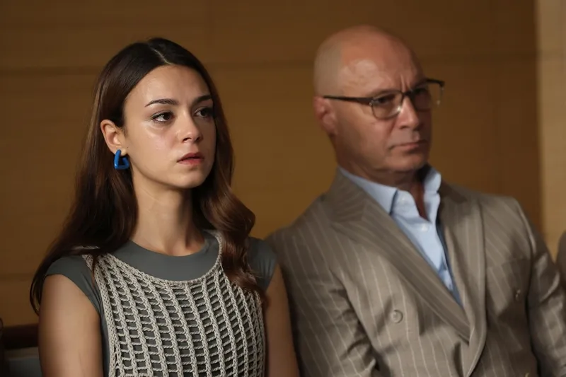 kor-nokta-3-bolumden-ipuclari-aslim-kayip-telefonun-pesinde-1728027772008.jpg Kör Nokta 3. bölümden ipuçları: Aslım kayıp telefonun peşinde!-2