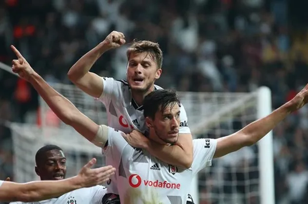 Son dakika: Umut Nayir koronavirüs testinin negatife döndüğünü açıkladı