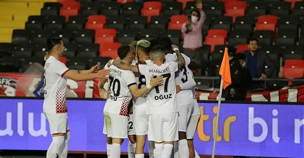 Gaziantep FK 2-0 Kasımpaşa | Maç erken bitince futbolcular soyunma odasından çağrıldı