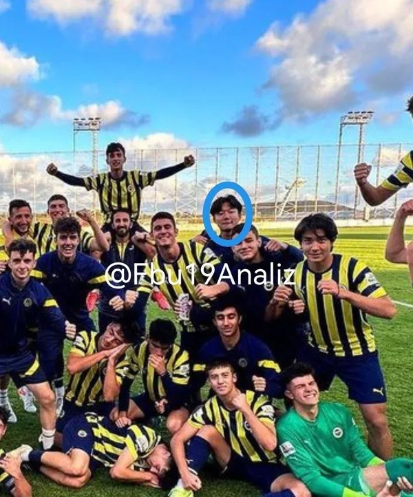 fenerbahce-guney-koreli-kaleci-paris-young-leeyi-transfer-etti-1669660151636.jpg Fenerbahçe Güney Koreli kaleci Paris Young Lee'yi transfer etti-5