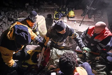 Adıyaman’da enkazdan 41 saat sonra kurtarıldı ilk sözleri bu oldu! Bu kez mucizenin adı Feryal Çavuş Yaşar