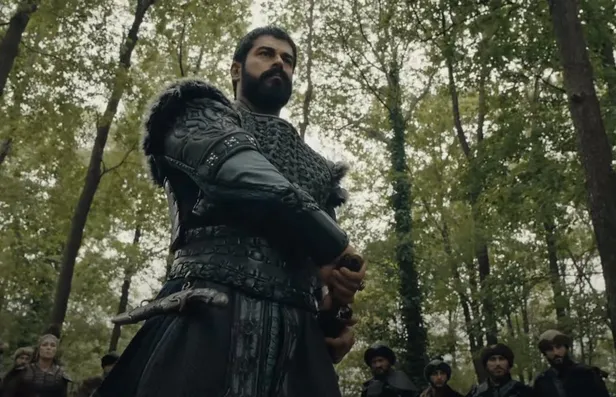 donerse-ortalik-yikilir-kahredici-ayrilik-sonrasi-turgut-alp-gelsin-sesleri-yukseldi-bu-kez-baltasini-1622892986196.jpg Korkunç ayrılık sonrası Turgut Alp gelsin sesleri yükseldi! Dönerse ortalık karışır! Bu kez kılıcını...-3