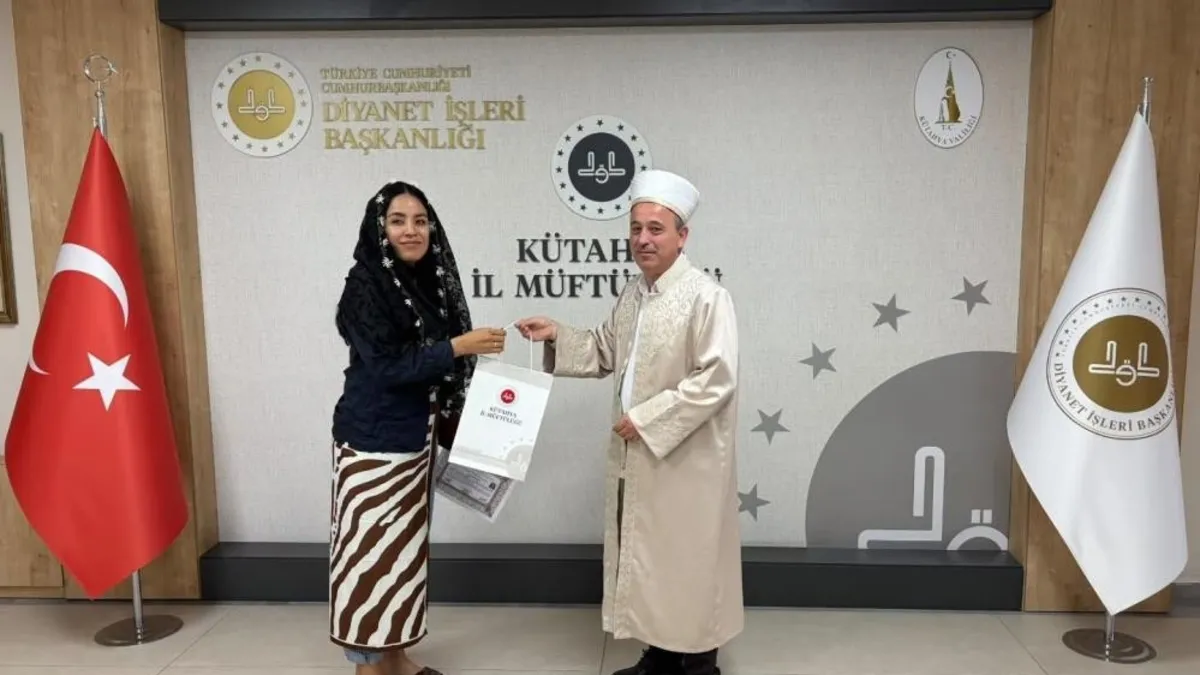 Meksikalı Rubi Kütahya'da Müslüman oldu! Kelime-i Şehadet getirdi, Ayşe ismini seçti