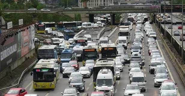 İstanbul’da trafik yoğunluğu arttı! | GÜNCEL YOL DURUMU