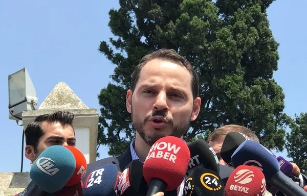 Bakan Berat Albayrak'tan Erdoğan Demirören'e başsağlığı-1
