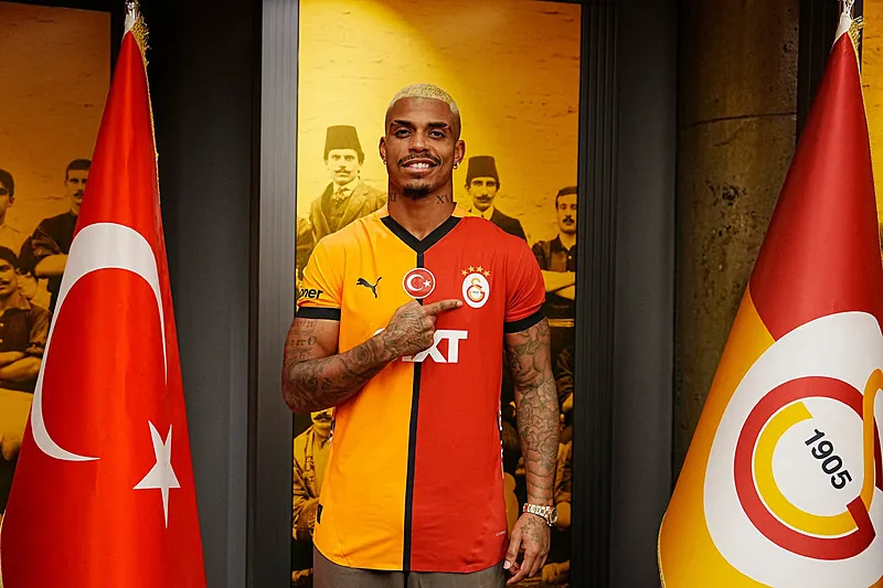 Galatasaray'dan sağ bek bombası! Transferde son uçak kalkacak - 14