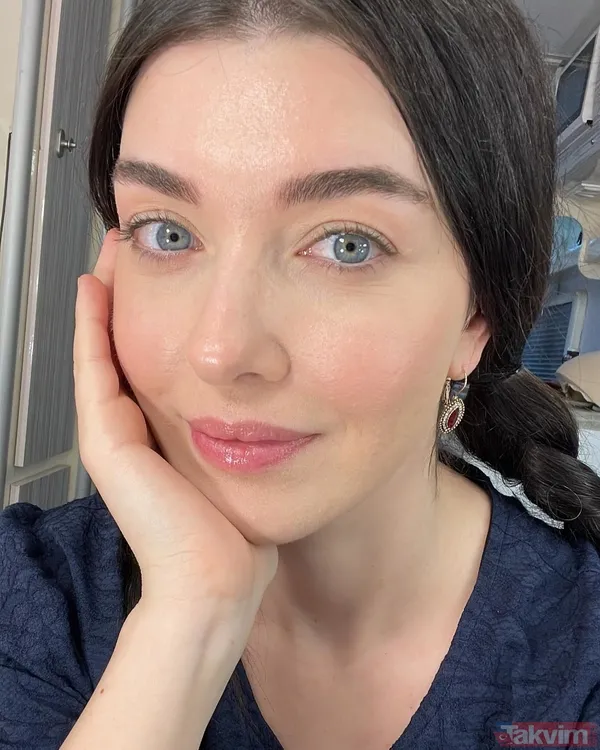 “Asla oyuncuyla evlenmeyeceğim” diyen Aslıhan Güner’in eşi kendisinden de ünlü! Meğer rol arkadaşıyla... - 4