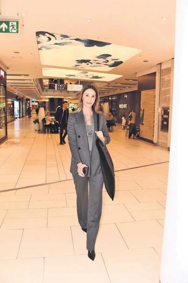 aynur-aydin-gece-hayatindan-uzak-durma-nedeni-acikladi-1674944679769.jpeg Aynur Aydın gece hayatından uzak durma nedeni açıkladı!-2