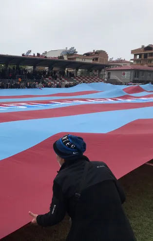 Trabzon'da dev bayrakla yürüyüş