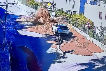 Bodrum'da isale hattı patladı: O anlar kameralara yansıdı