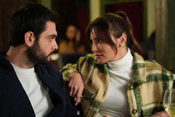 ferit-ile-ayse-evleniyor-kalp-yarasi-25-bolum-fragmanina-romantik-sahneler-damga-vurdu-1639521804051.jpg Ferit ile Ayşe evleniyor! Kalp Yarası 25. bölüm fragmanına romantik sahneler damga vurdu-5