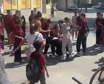 İzmir’de korkunç görüntüler! Akranları 12 yaşındaki kız çocuğunu acımasızca dövdü | Ya Ahmet Minguzzi gibi vefat etseydi?