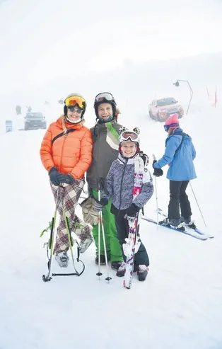 Pınar Altuğ ile eşi Yağmur Atacan Uludağ'da eğlendi