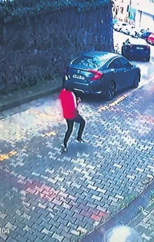 Hamile ve bebekli Ceren Yiğit kapkaça uğradı! Kaçan hırsızların korkusuzca peşine takıldı