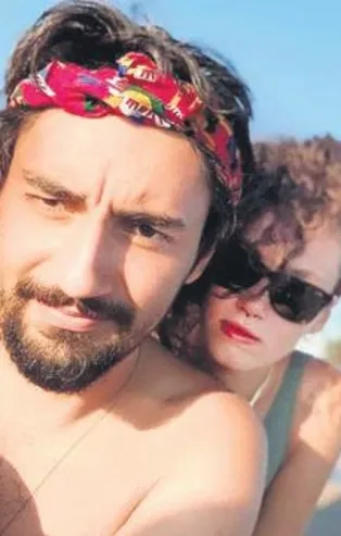 Umut Evirgen, Melisa Şenolsun'un ağabeyi Efecan’ı mekanında ağırladı