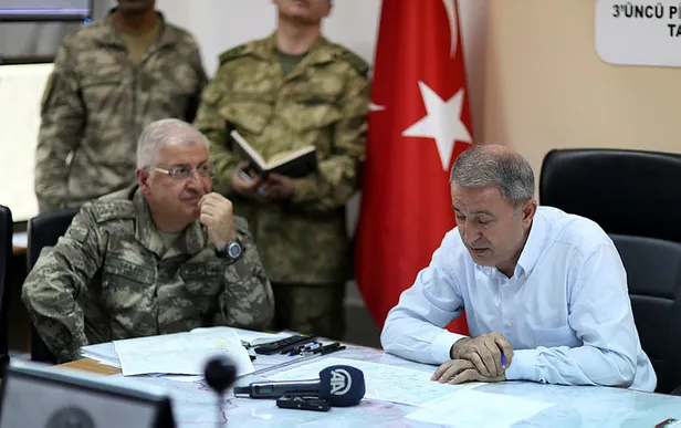 Bakan Akar'dan generallere ilişkin çirkin sözlere sert tepki: Yargı önünde hesabını verecekler-1