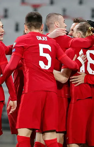 Milli yıldız adım adım Trabzonspor'a! Abdullah Avcı bizzat aradı