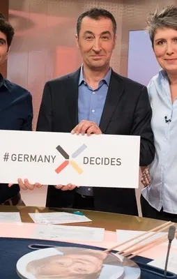 Haine bakın; Türkiye'ye daha sert davran diyen sözde Türk!