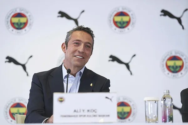 fenerbahce-yeni-sezon-formalarini-tanitti-fenerbahce-formasinda-dikkat-ceken-ataturk-ve-yildiz-detayi-1625836124881.jpg Fenerbahçe yeni sezon formalarını tanıttı! Fenerbahçe formasında dikkat çeken Atatürk ve yıldız detayı-5