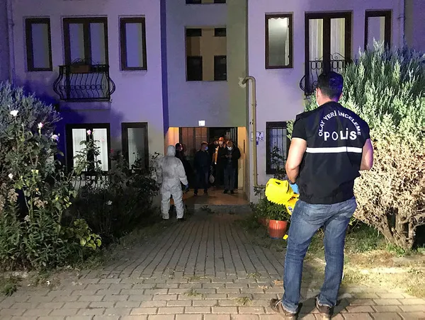 duzcedeki-kadin-cinayetinin-detaylari-ortaya-cikti-polisleri-fark-edince-tetigi-cekti-1602743079861.jpg Düzce'deki kadın cinayetinin detayları ortaya çıktı! Polisleri fark edince tetiği çekti-3