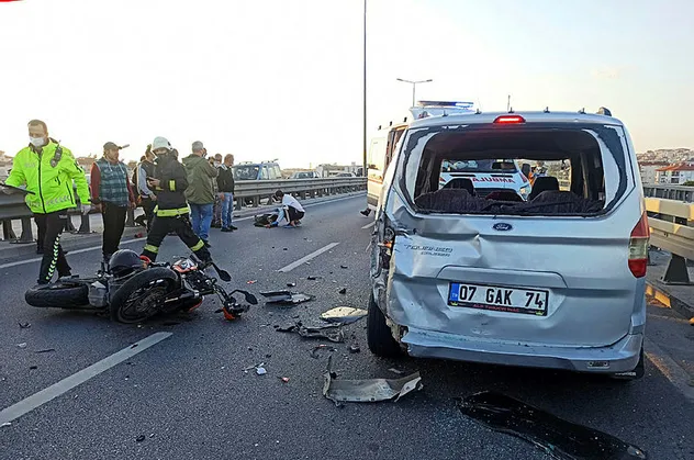 İntiharı engellemek istedi kazaya neden oldu! Oğlunu yerde gören baba sinir krizi geçirdi
