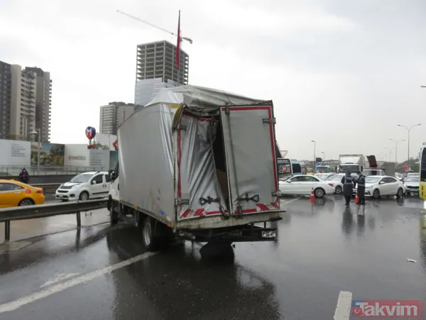 SON DAKİKA: İETT kazalarında bugün! Maltepe ve Sarıyer'de ortalık karıştı: Öğrenciler yağmurda yürüdü D-100 kapandı - 12