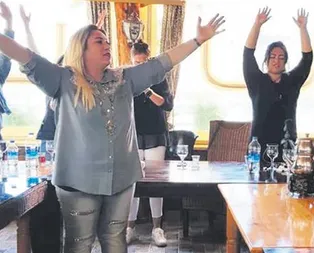 Adnan Oktar çetesini kopyaladılar, 40 kadını Kedicikler gibi kandırdılar! Mağdurlar arasında üniversite hocası da var...