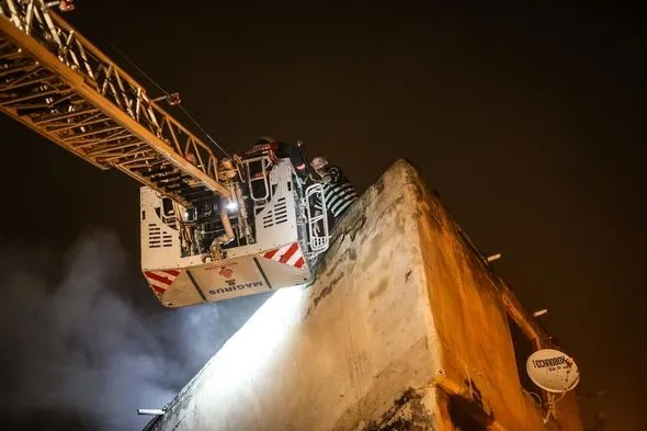Son dakika... Fatih'te yangın! Ölü ve yaralılar var-1