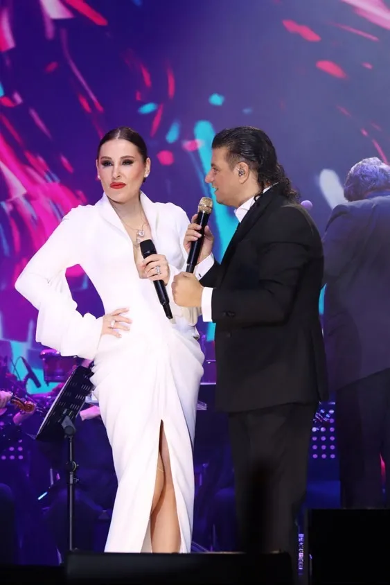 1779269145045.jpeg Görünce tanımakta zorlanacaksınız! Harbiye konserinde baştan aşağı yenilenen Kubat'ın 20 kilo verdiren gizli formülü!-3