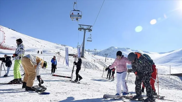 Sömestir tatiliyle birlikte kış turizmi başladı! Bursa Uludağ'da 500 TL'ye satılan çorbanın fiyatı gündem oldu-2