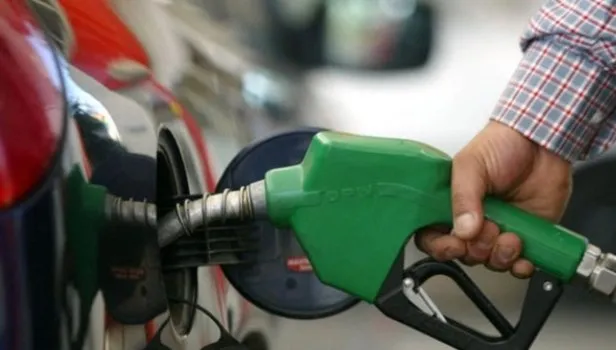 Son dakika: Araç sahiplerine benzin ve motorin müjdesi! Benzin ve motorinde 15-20 kuruş indirim geliyor