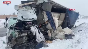 Sivas'ta 2 TIR çarpıştı: 1 ölü 2 yaralı