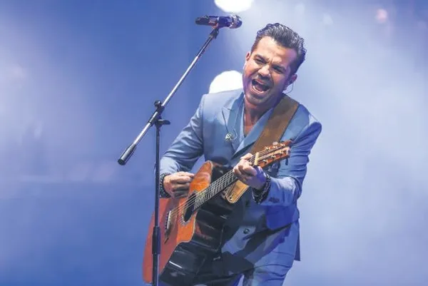 kalp-yarasinin-feriti-gokhan-alkan-aska-geldi-sevgilisi-nesrin-cavadzade-ile-romantik-pozunu-paylasti-1633643250545.jpeg Kalp Yarası'nın Ferit'i Gökhan Alkan aşka geldi! Sevgilisi Nesrin Cavadzade ile romantik pozunu paylaştı-4