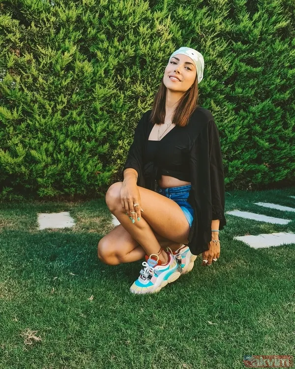 Teşkilat'ın Zehra'sı Deniz Baysal mini şortuyla çok konuşuldu! Deniz paylaştı sosyal medya yıkıldı gören dönüp bir daha baktı - 7